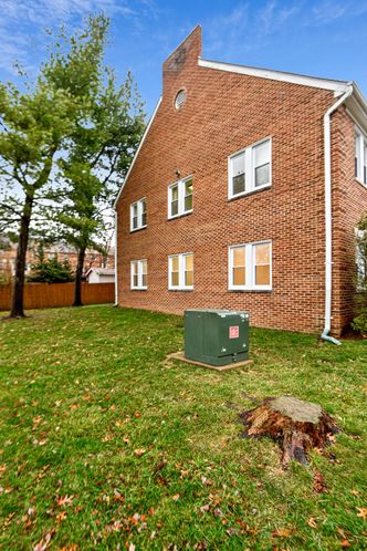 2102 Gallows Rd, Vienna, VA, 22182